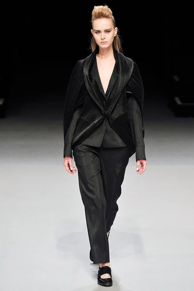 Look 8